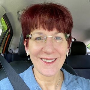 Meet your Posher, Debra